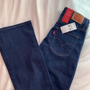 BRAND NEW LEVIS BOOT CUT JEANS FLARE